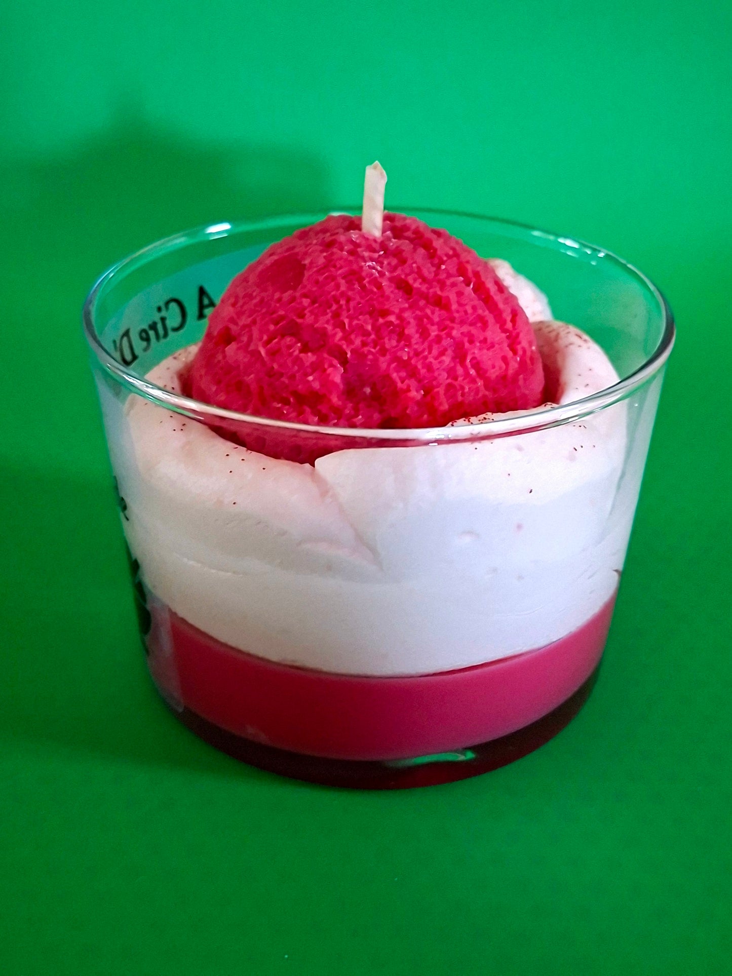 bougie gourmande à la fraise