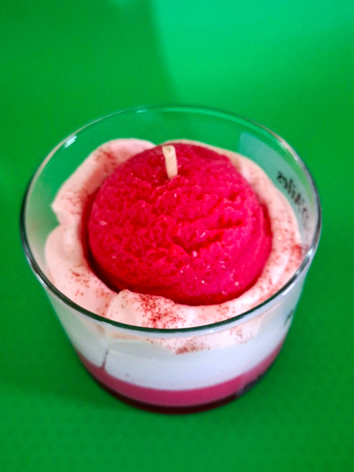 bougie gourmande à la fraise